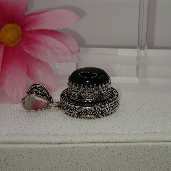 Beautiful Black Onyx Gemstone Handmade Pendant - Picture 7 of 7